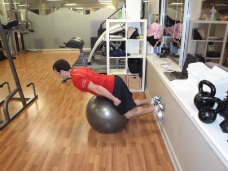 glute ham raise on ball