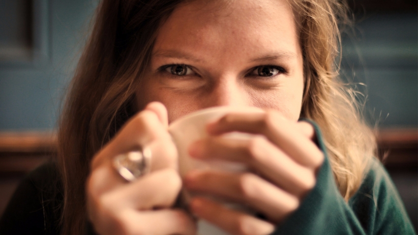 20150306162010-truth-about-successful-woman-smiling-happy-coffee-cup-drinking-eyes