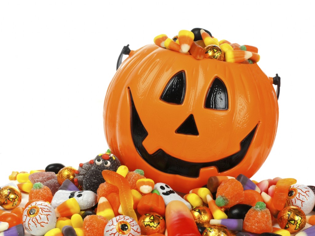 5 Healthier Halloween Candy Swaps That Won't Make You Say 'Boo ...