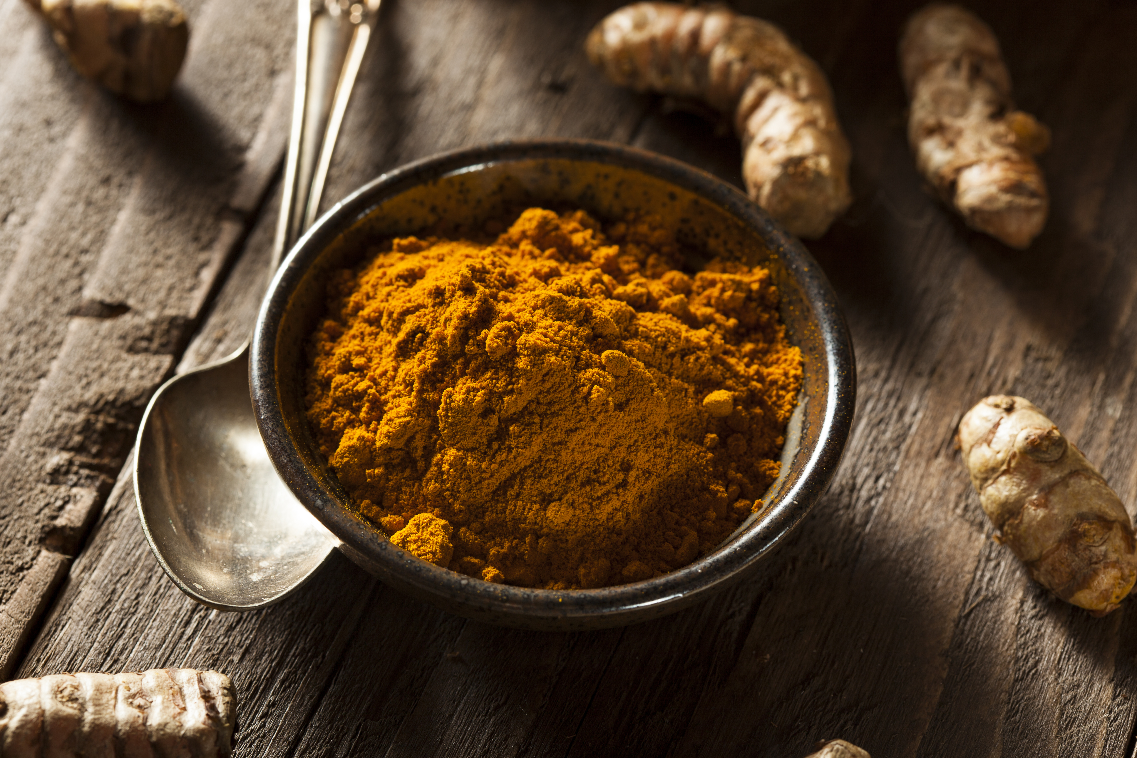 The Super Spice Doctors Eat EVERY Day to Reduce Toxic Inflammation and Look 10 Years Younger